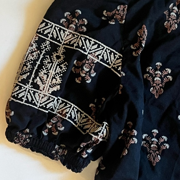 Knox Rose Tops - Knox Rose Embroidered Puff Sleeve Peasant Blouse
